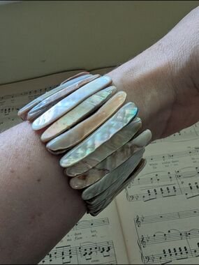 Iridescent Mother of Pearl Stretch Bracelet - Neutral Tones